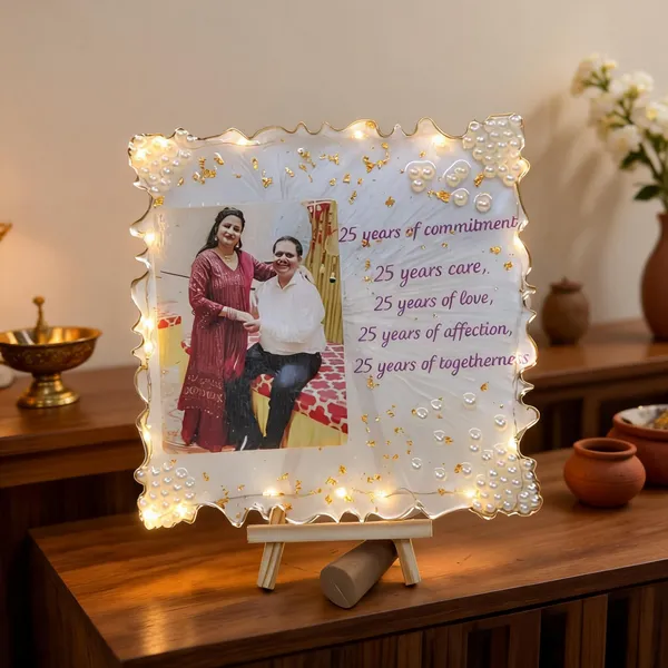 Personalized_Led_Photo_Frame_With_Wooden_Easel_Stand