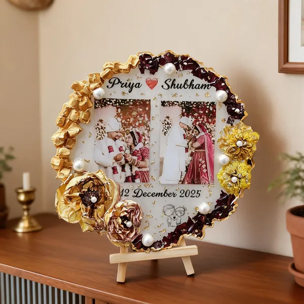 Personalized_Resin_Floral_Couple_Photo_Frame_With_Easel_Stand