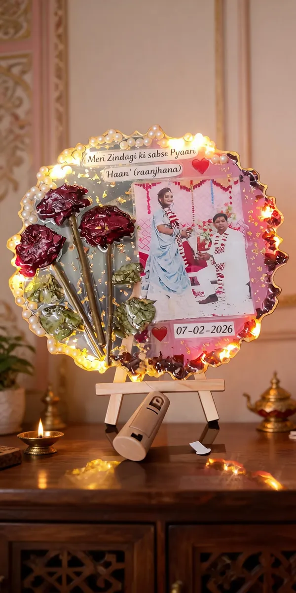 Personalized_Led_Photo_Frame_With_Dried_Roses_On_Easel_Stand