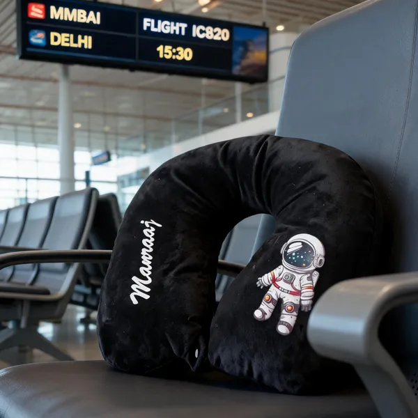 Black_Velvet_Astronaut_Print_Travel_Neck_Pillow