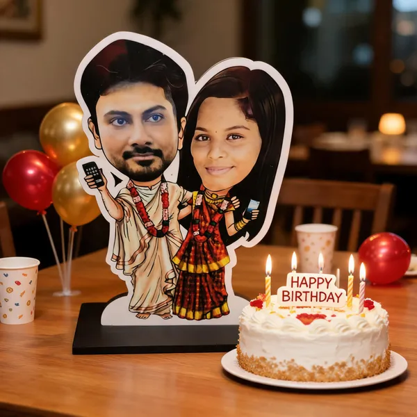 Personalized_Couple_Caricature_Cutout_With_Wooden_Base