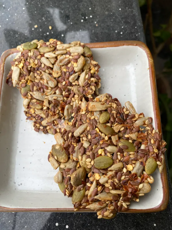 Grainergise_Parmesan_Cheese_Multi-Seed_Crackers