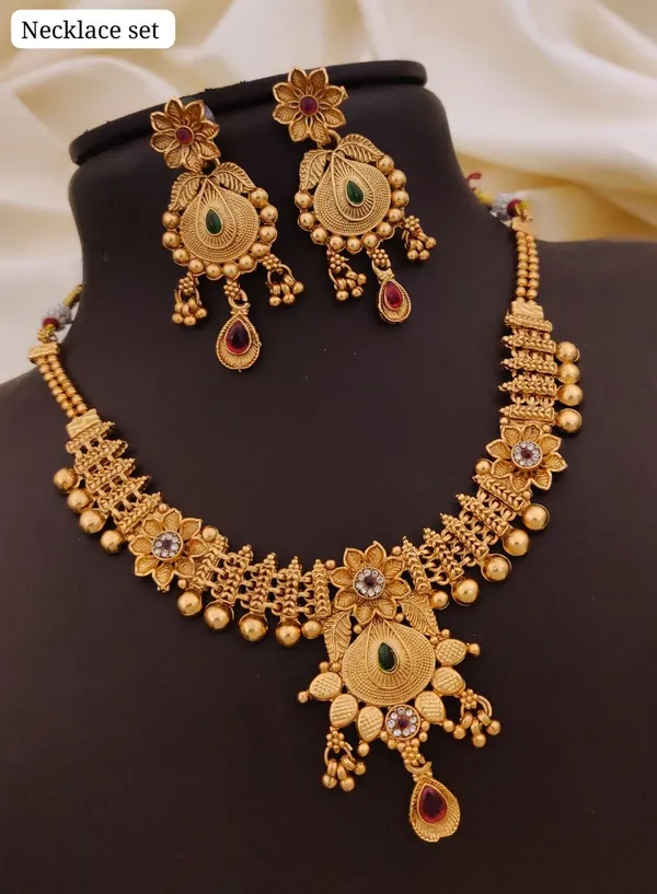 Gold_Plated_Alloy_Floral_Kundan_Necklace_Set_With_Earrings_For_Women