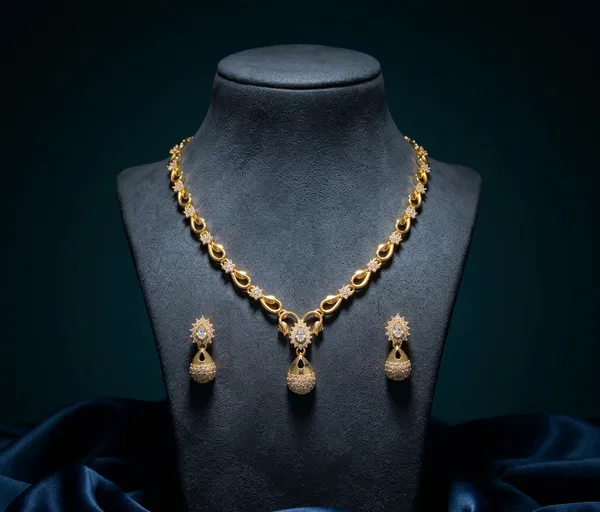 Gold_Plated_Alloy_Crystal_Floral_Teardrop_Necklace_Set_For_Women