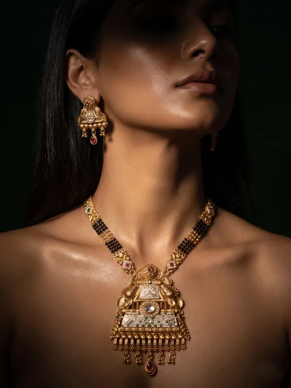 Gold_Plated_Alloy_Black_Beaded_Temple_Design_Necklace_Set_For_Women