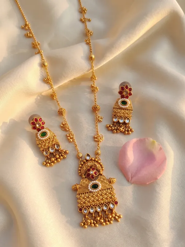 Gold_Plated_Alloy_Ruby_Emerald_Kundan_Necklace_Set_For_Women