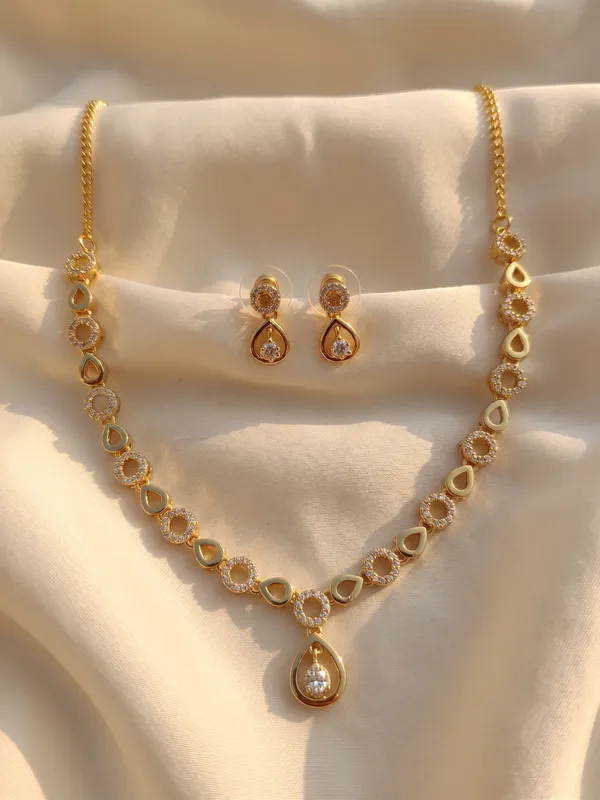 Gold_Alloy_Teardrop_Stone_Necklace_Set_With_Earrings_For_Women