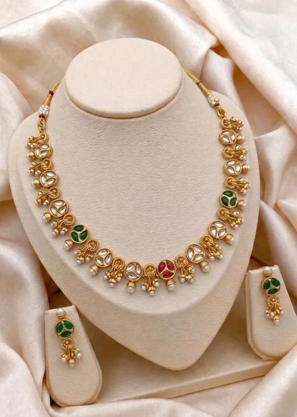 Gold_Plated_Alloy_Kundan_Pearl_Multicolor_Necklace_Set_For_Women