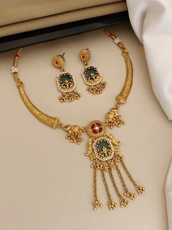 Gold_Alloy_Green_Stone_Choker_Necklace_Set_With_Earrings_For_Women