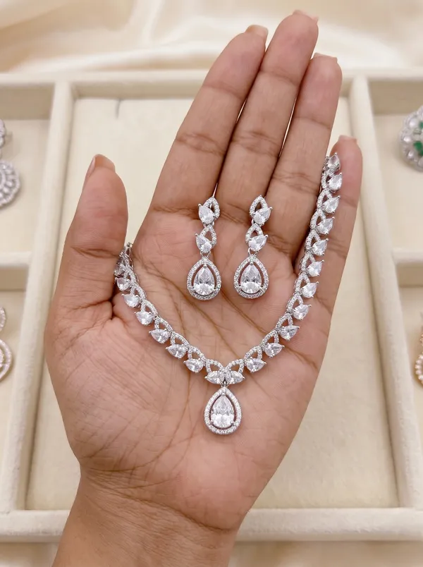 Silver_Alloy_Cubic_Zirconia_Teardrop_Pendant_Necklace_Set_For_Women