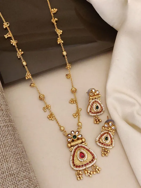 Gold_Plated_Alloy_Kundan_Pink_Meenakari_Pendant_Necklace_Set_For_Women