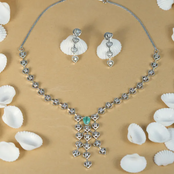Silver_Alloy_Heart_Shaped_Crystal_Necklace_Set_With_Earrings