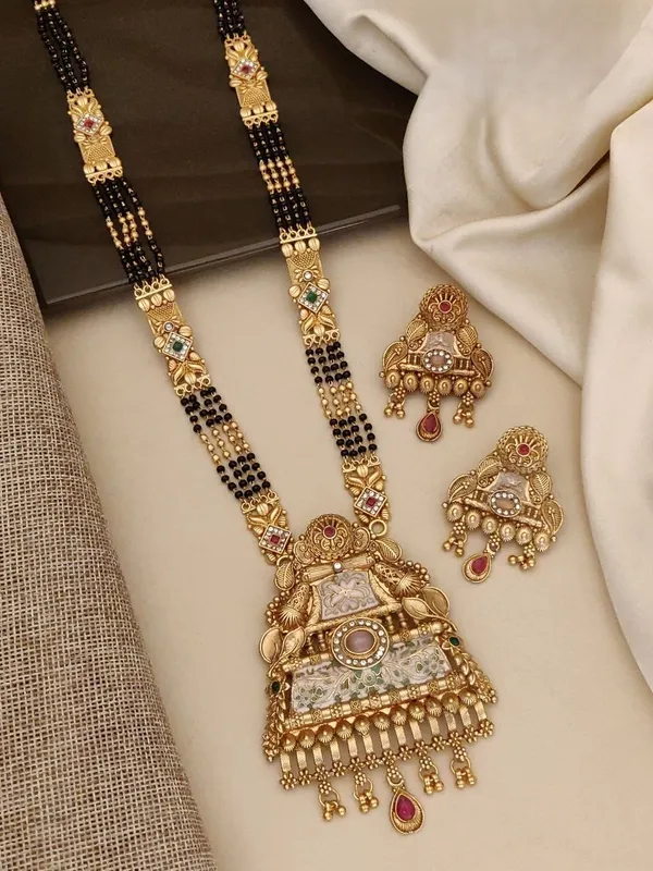 Gold_Plated_Alloy_Black_Beaded_Temple_Design_Necklace_Set_For_Women