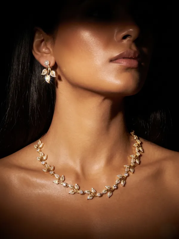 Gold_Plated_Alloy_Butterfly_Leaf_Motif_Necklace_Set_For_Women