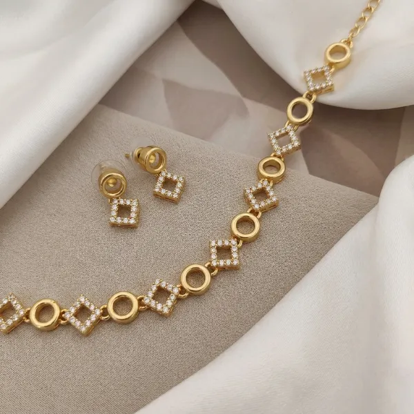 Gold_Alloy_Diamond_Motif_Necklace_Set_With_Earrings_For_Women