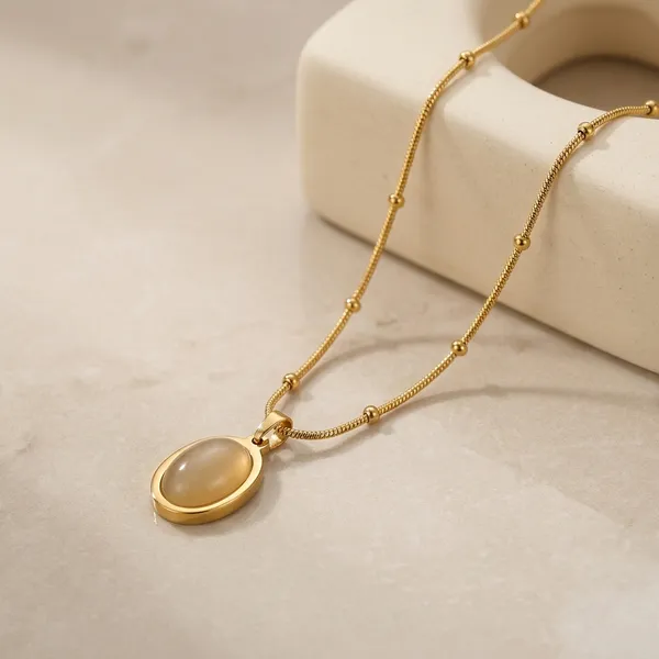 Gold_Alloy_Minimalist_Circular_Pendant_Necklace_For_Women