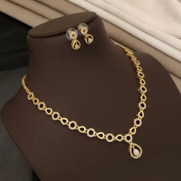 Gold_Alloy_Teardrop_Stone_Necklace_Set_With_Earrings_For_Women