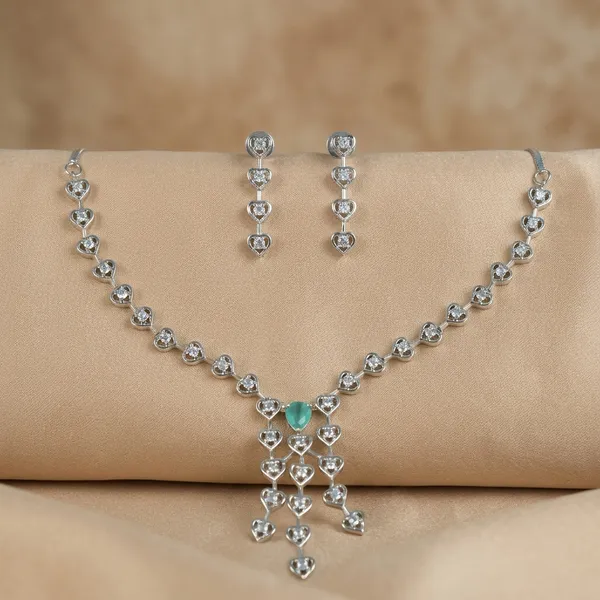Silver_Alloy_Heart_Shaped_Crystal_Necklace_Set_With_Earrings