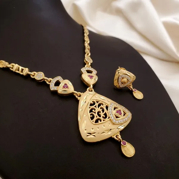 Gold_Plated_Alloy_Pink_Ad_Stone_Filigree_Necklace_Set_For_Women