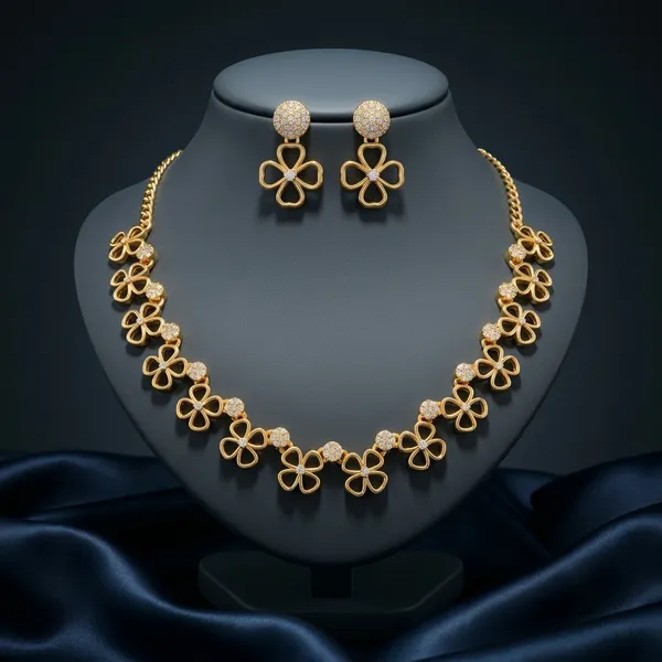 Gold_Alloy_Four_Leaf_Clover_Necklace_Set_For_Women