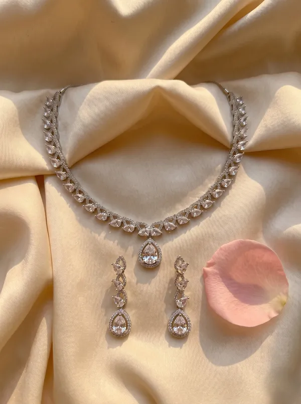 Silver_Alloy_Cubic_Zirconia_Teardrop_Pendant_Necklace_Set_For_Women