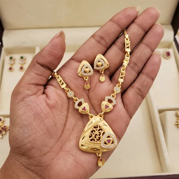 Gold_Plated_Alloy_Pink_Ad_Stone_Filigree_Necklace_Set_For_Women