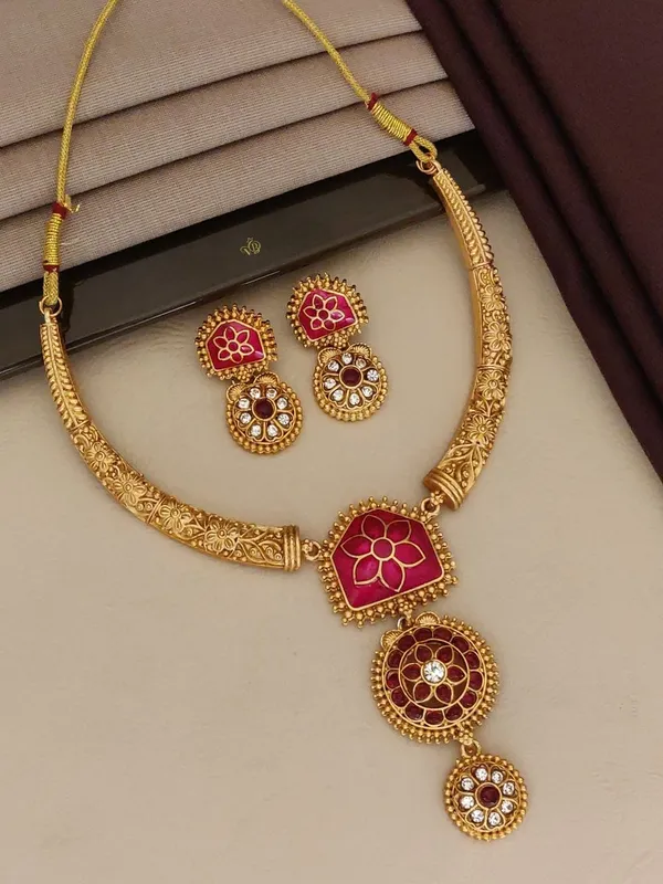Gold_Plated_Alloy_Ruby_Red_Floral_Square_Pendant_Necklace_Set_For_Women