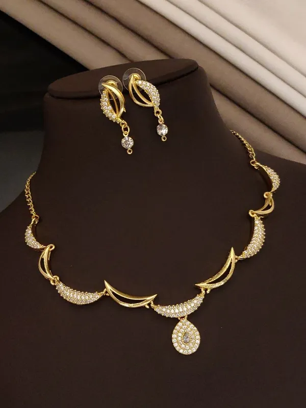 Gold_Plated_Alloy_Crystal_Crescent_Moon_Necklace_Set_For_Women
