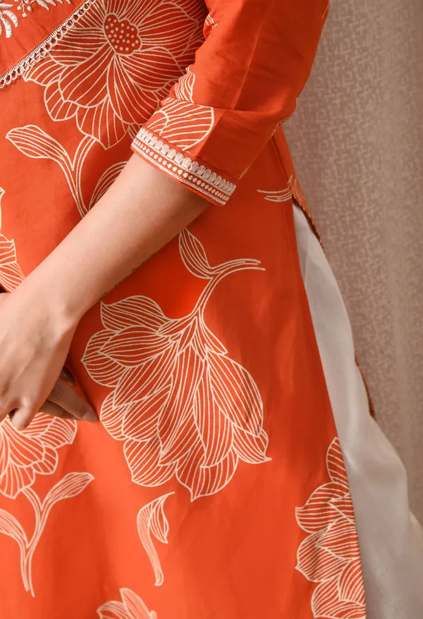 ME_AND_FOX_Women_Printed_Straight_Kurta_(Orange)