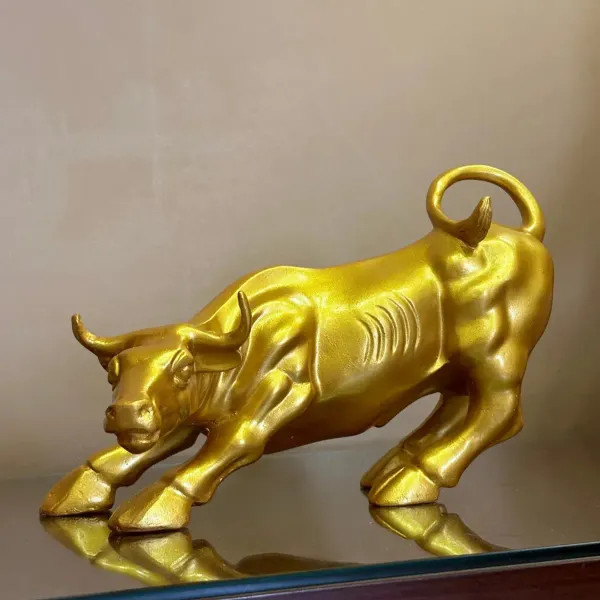 Resin_Contemporary_Charging_Bull_Statue_Gold