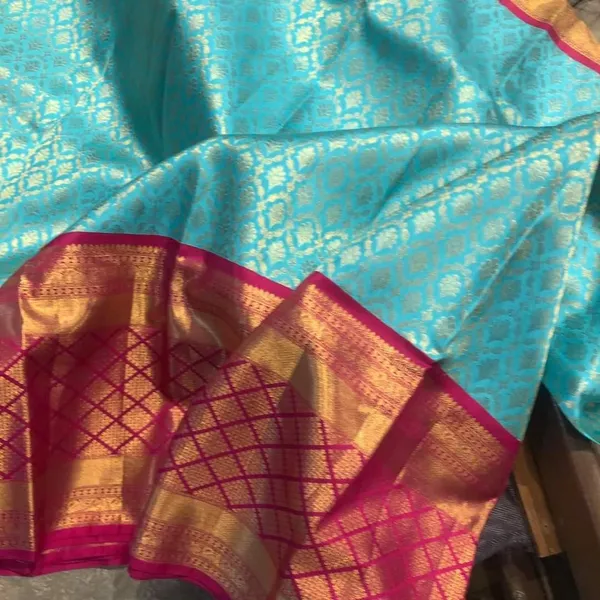Blue_Soft_Silk_Saree_With_Unstitched_Blouse_For_Women