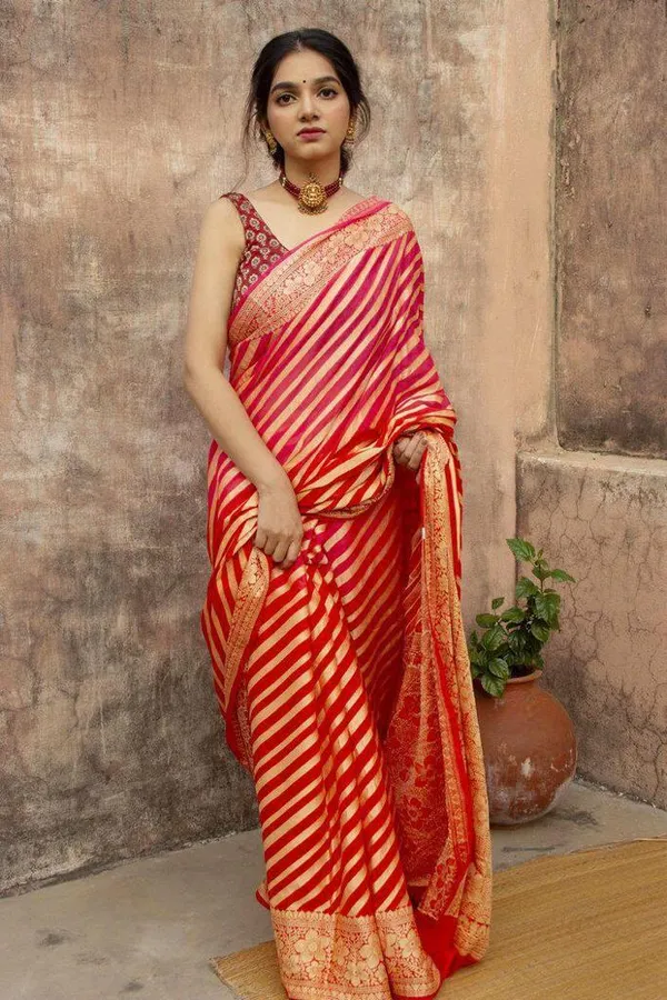 Red_Soft_Silk_Saree_With_Unstitched_Blouse_For_Women
