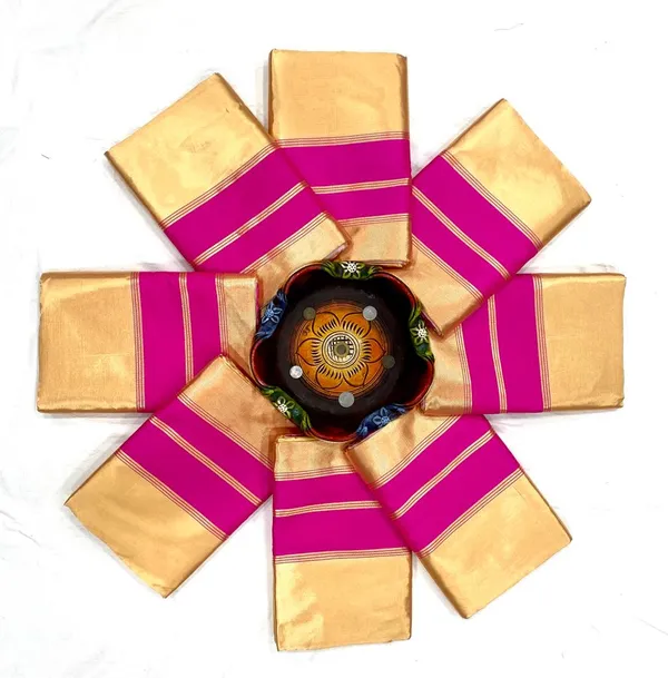Peach_Pink_Soft_Silk_Saree_With_Unstitched_Blouse_For_Women