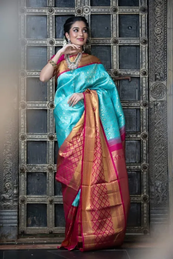 Blue_Soft_Silk_Saree_With_Unstitched_Blouse_For_Women