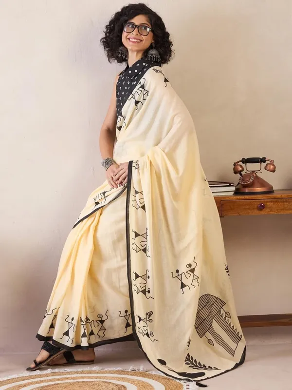 Saree_With_Unstitched_Blouse_For_Women