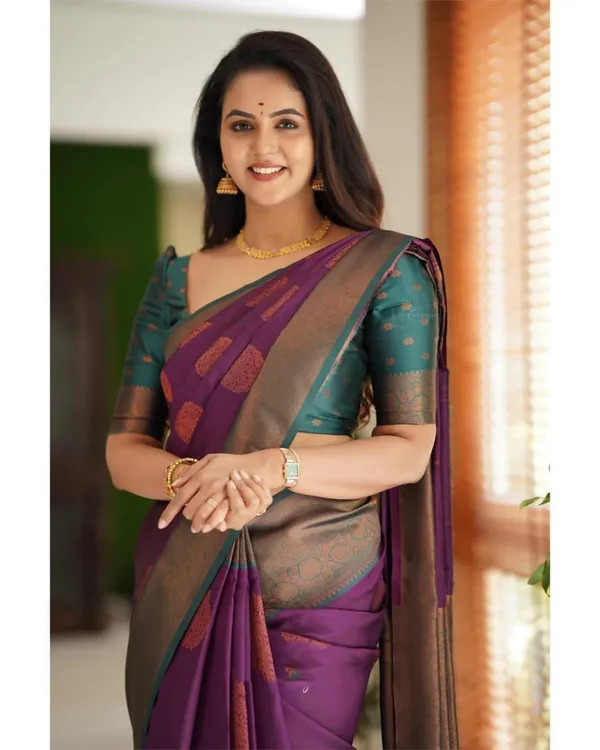 Saree_With_Unstitched_Blouse_For_Women