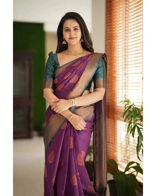 Saree_With_Unstitched_Blouse_For_Women