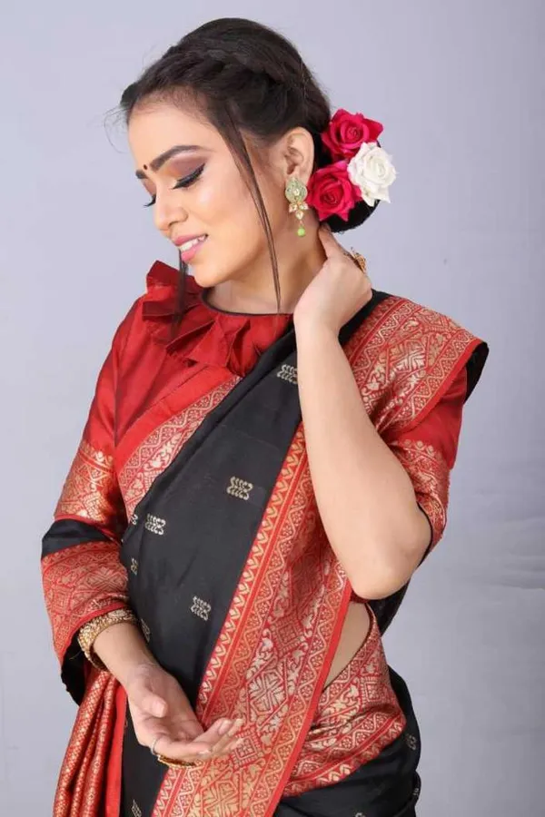 Black_Soft_Silk_Saree_With_Unstitched_Blouse_For_Women