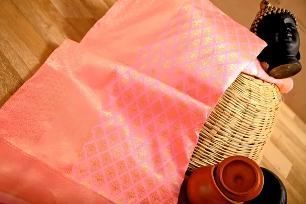 Peach_Soft_Silk_Saree_With_Unstitched_Blouse_For_Women