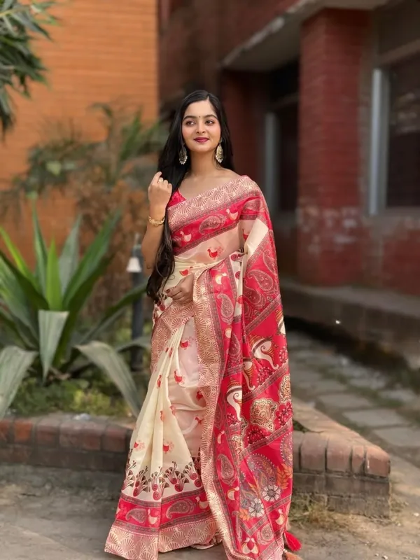 Saree_With_Unstitched_Blouse_For_Women