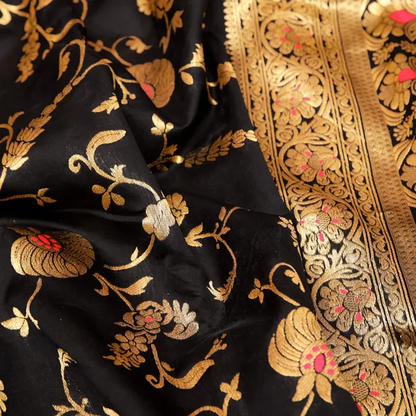 Blue_Soft_Silk_With_Gold_Zari_Saree_With_Unstitched_Blouse_For_Women