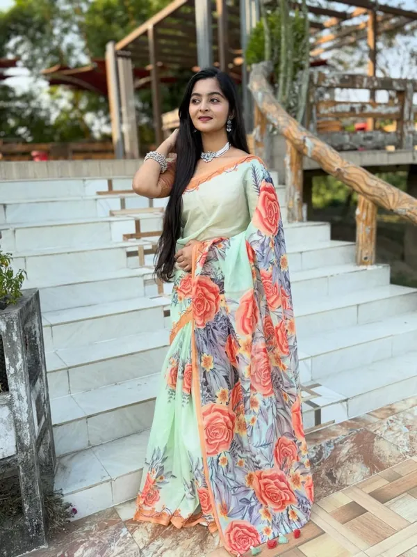 Saree_With_Unstitched_Blouse_For_Women