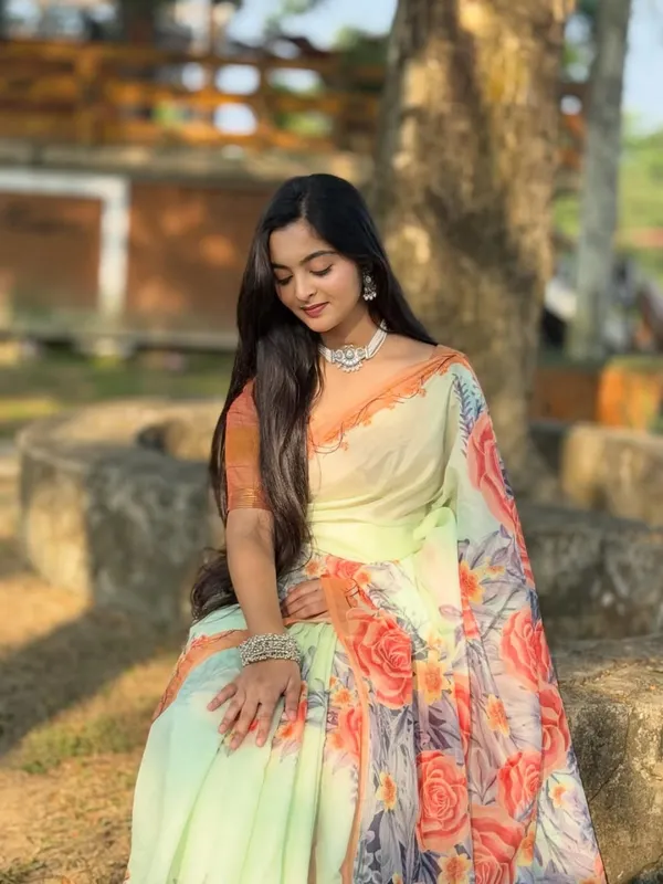 Saree_With_Unstitched_Blouse_For_Women