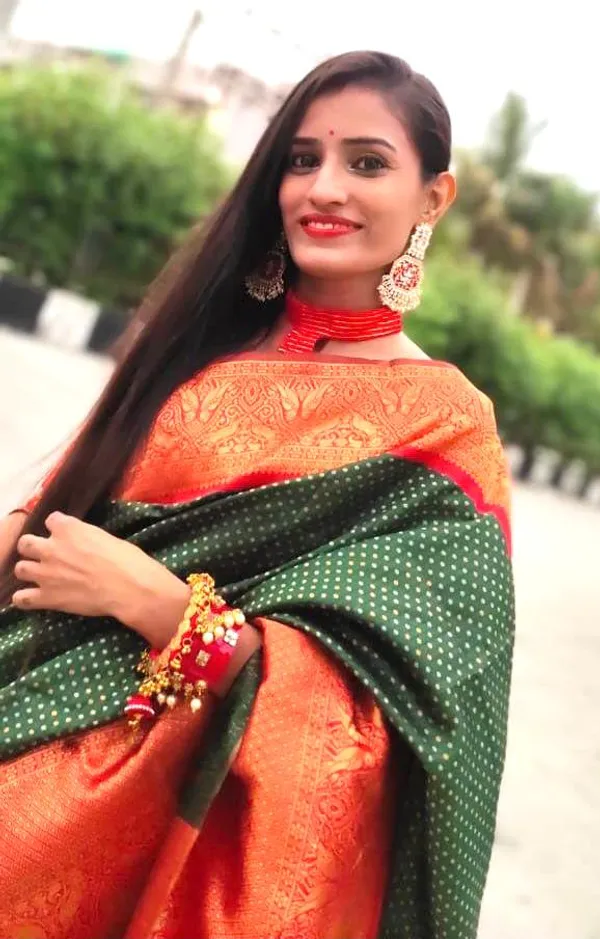 Green_Silk_Saree_With_Unstitched_Blouse_For_Women