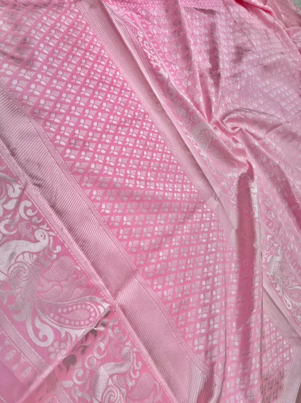 Pink_Soft_Silk_Saree_With_Unstitched_Blouse_For_Women