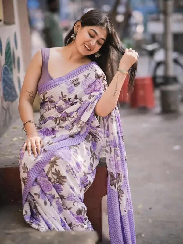 Saree_With_Unstitched_Blouse_For_Women