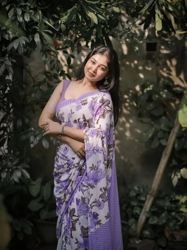 Saree_With_Unstitched_Blouse_For_Women