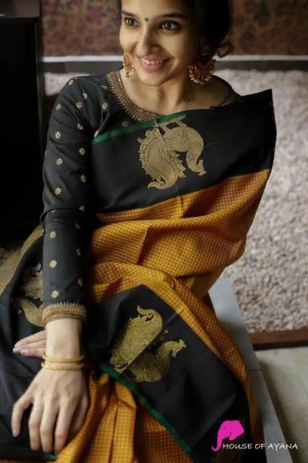 Dark_Yellow_Soft_Silk_Saree_With_Unstitched_Blouse_For_Women