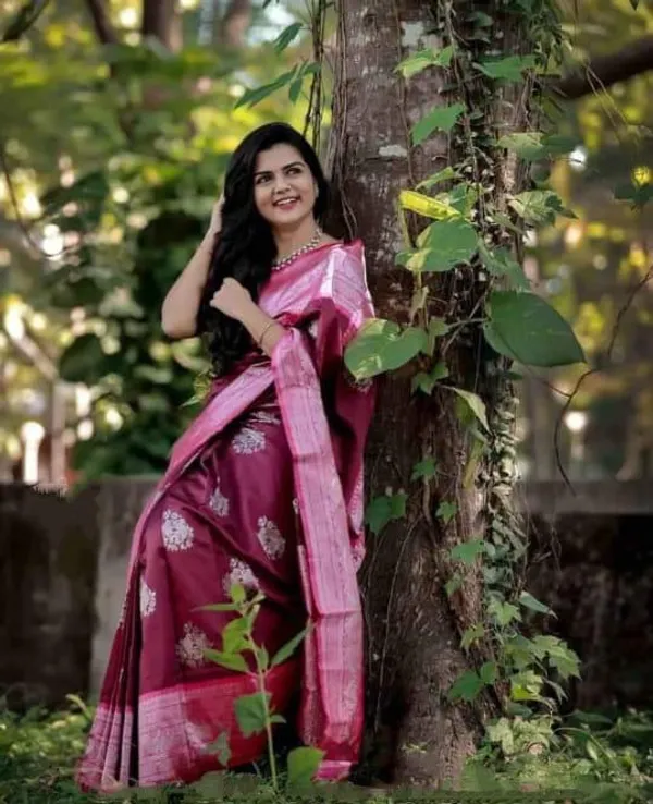 Maroon_Soft_Silk_Saree_With_Unstitched_Blouse_For_Women