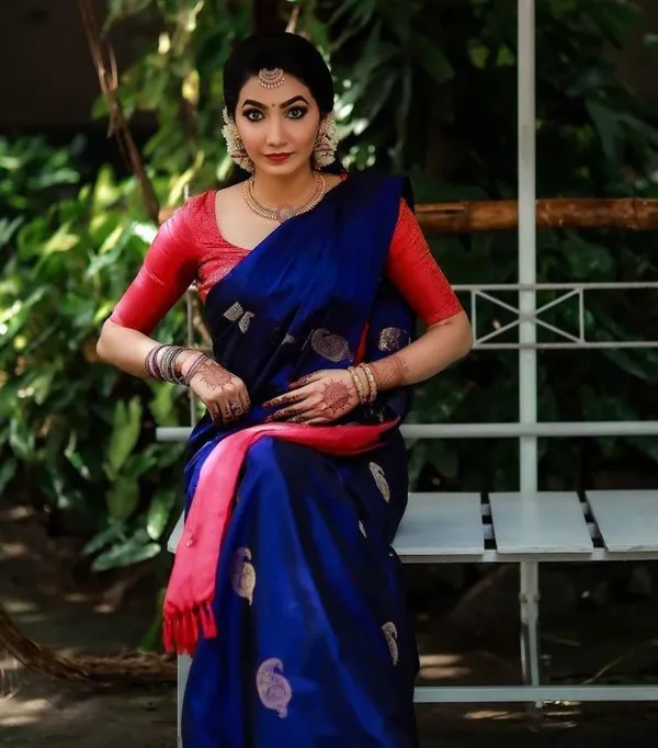 Blue_Pink_Soft_Silk_Saree_With_Unstitched_Blouse_For_Women